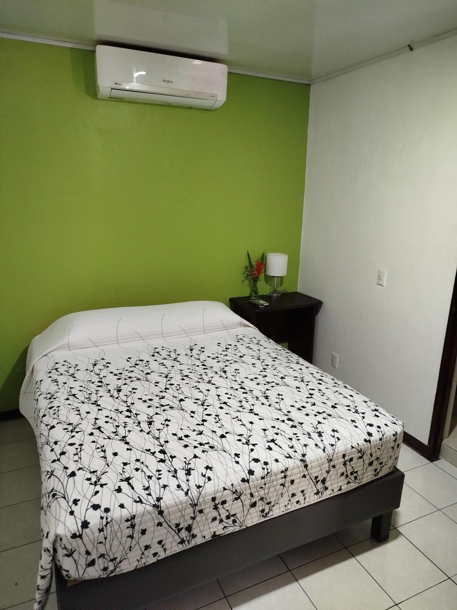 Hotel Pez Gallo Golfito Luaran gambar